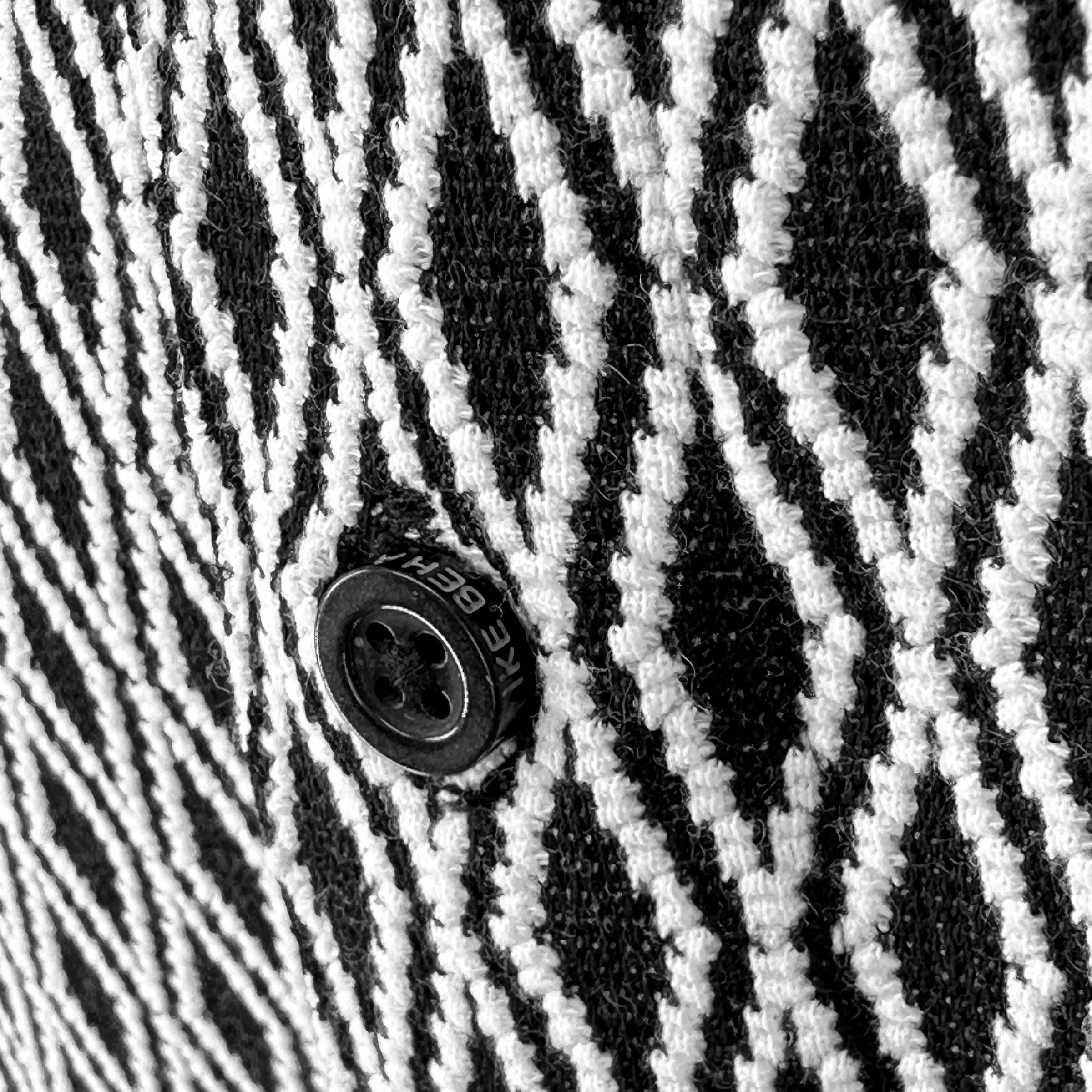 Black and White Jacquard Diamond Contrast Knit Short Sleeve Shirt